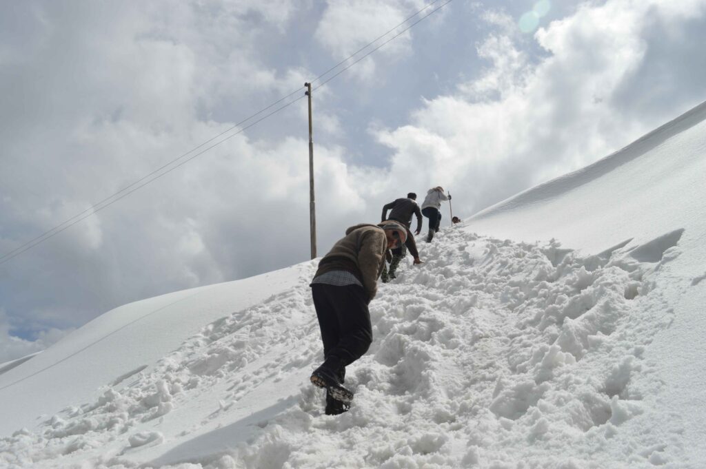 people enjoying at Hatu peak