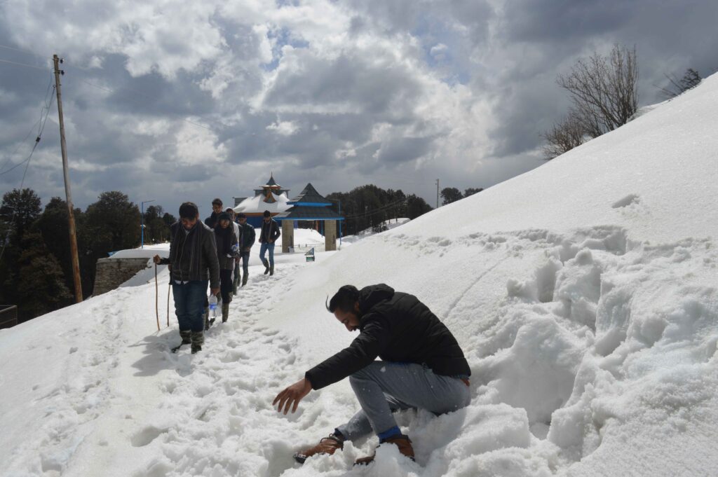 people enjoying at Hatu peak