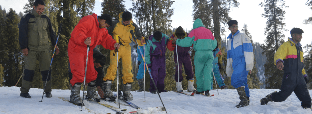 Snow skiing At Narkanda (Jhamunda) Hatu peak.